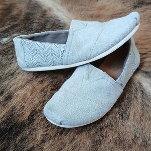 TOMS Women's Classic Slip-On Shoes in Light Gray